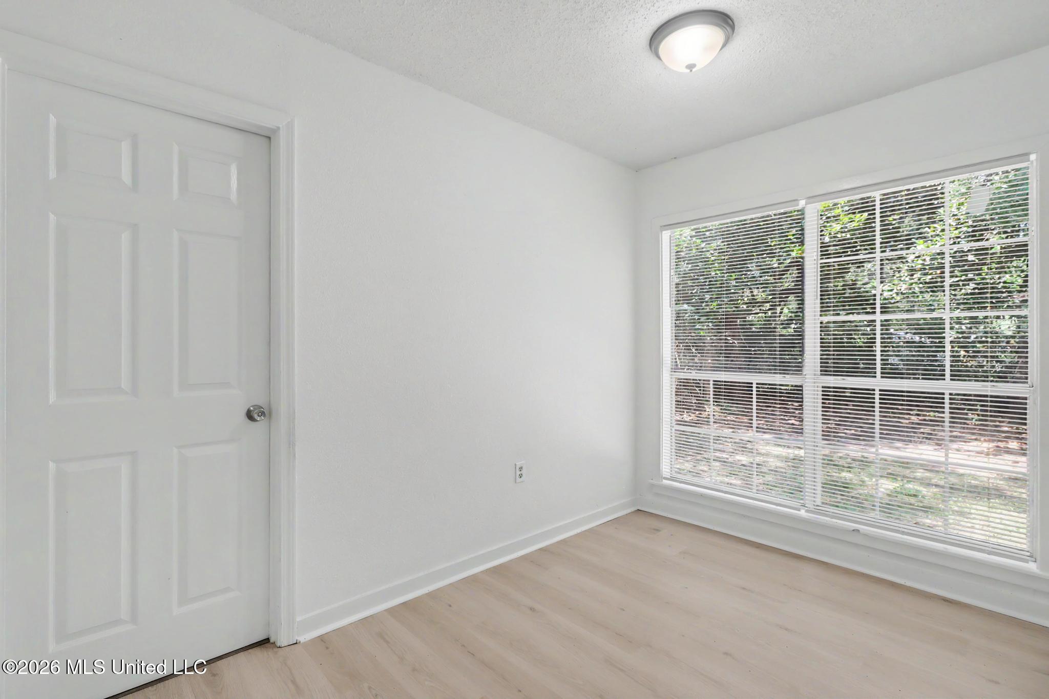 341 East Drive Property Photo 14
