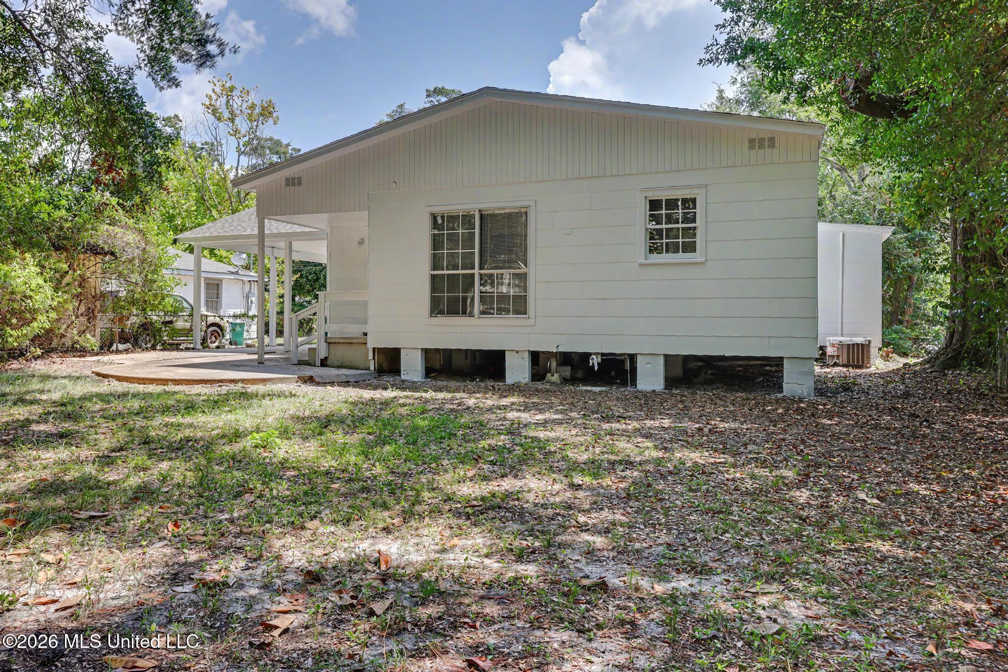 341 East Drive Property Photo 19