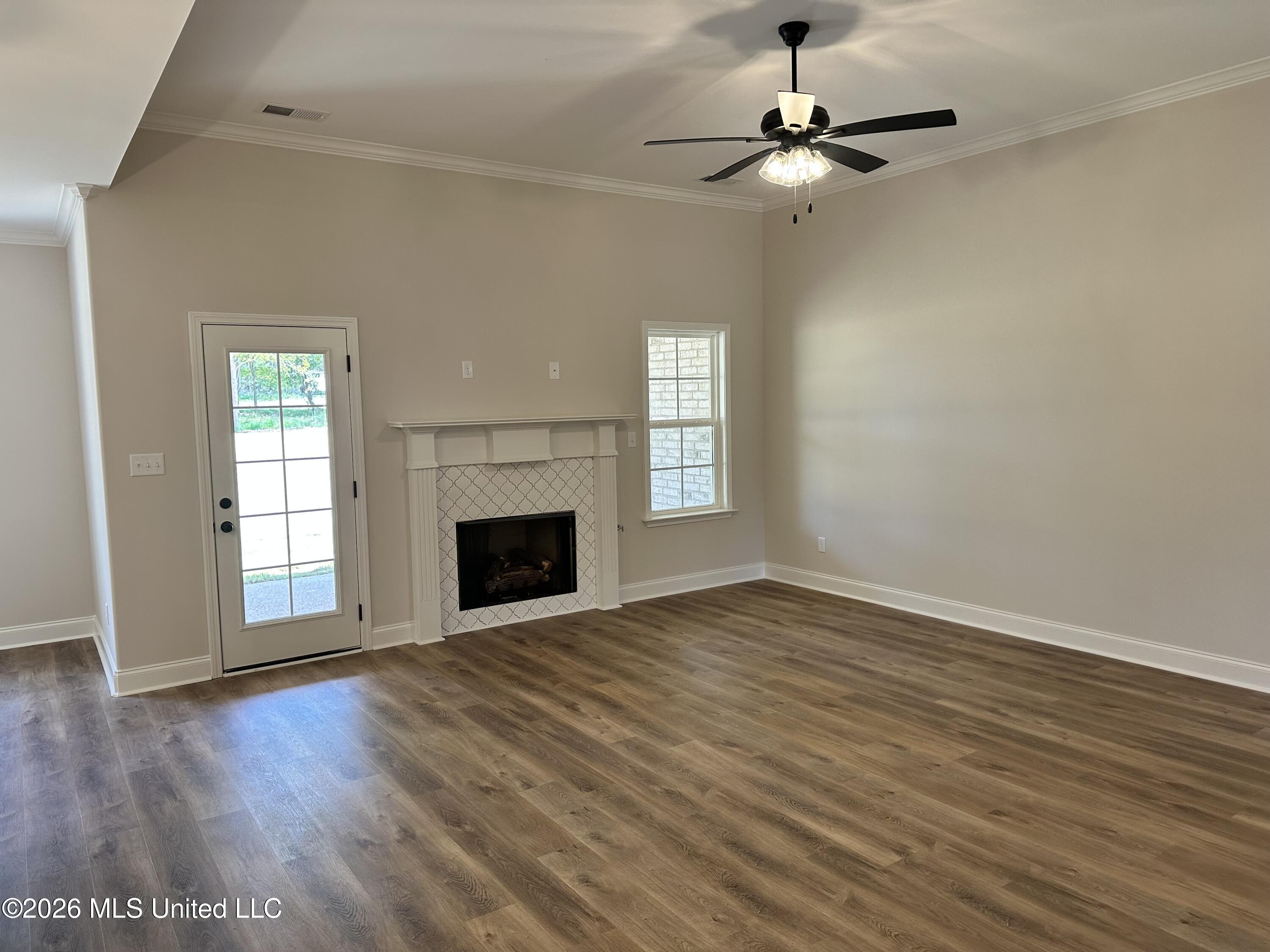 888 Hazelwood Drive Property Photo 7