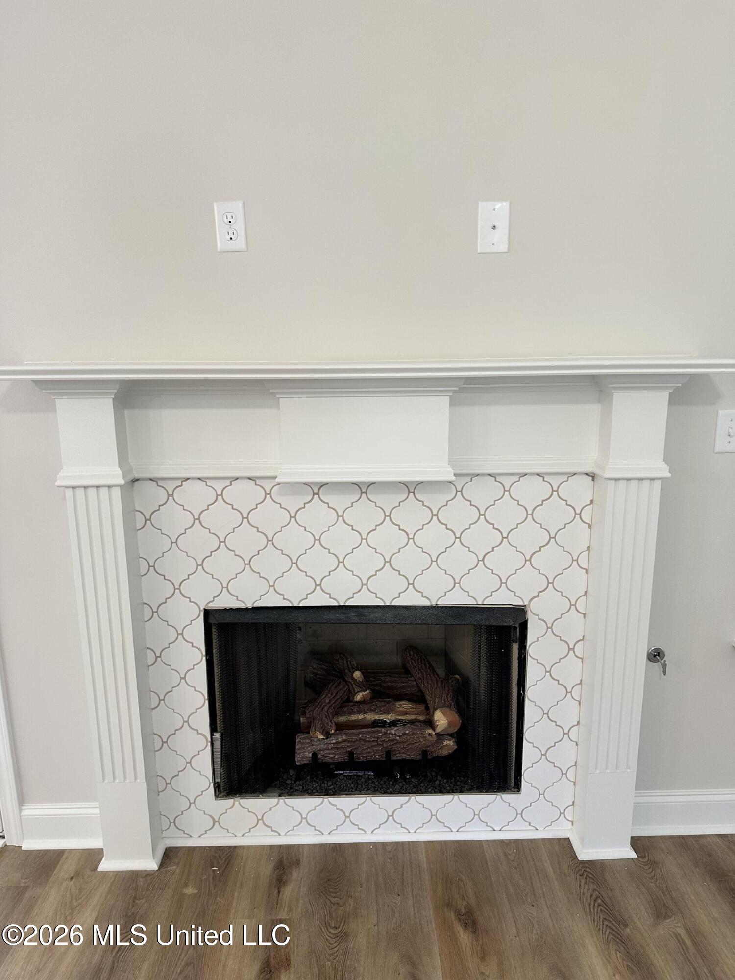 888 Hazelwood Drive Property Photo 9