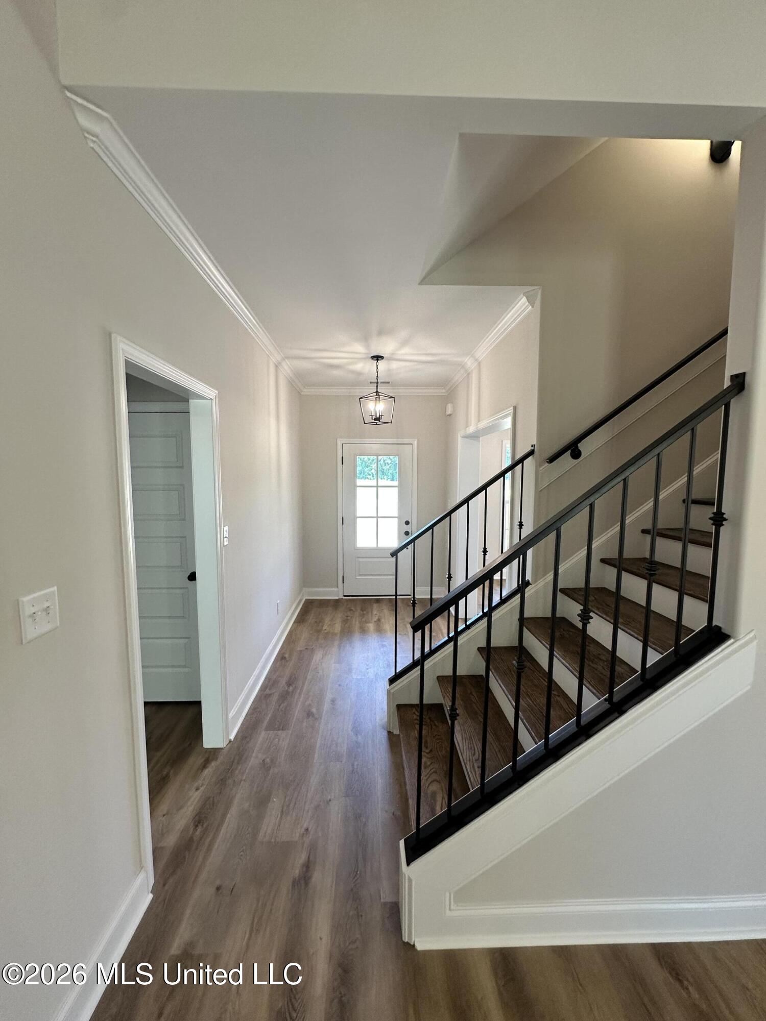 888 Hazelwood Drive Property Photo 10