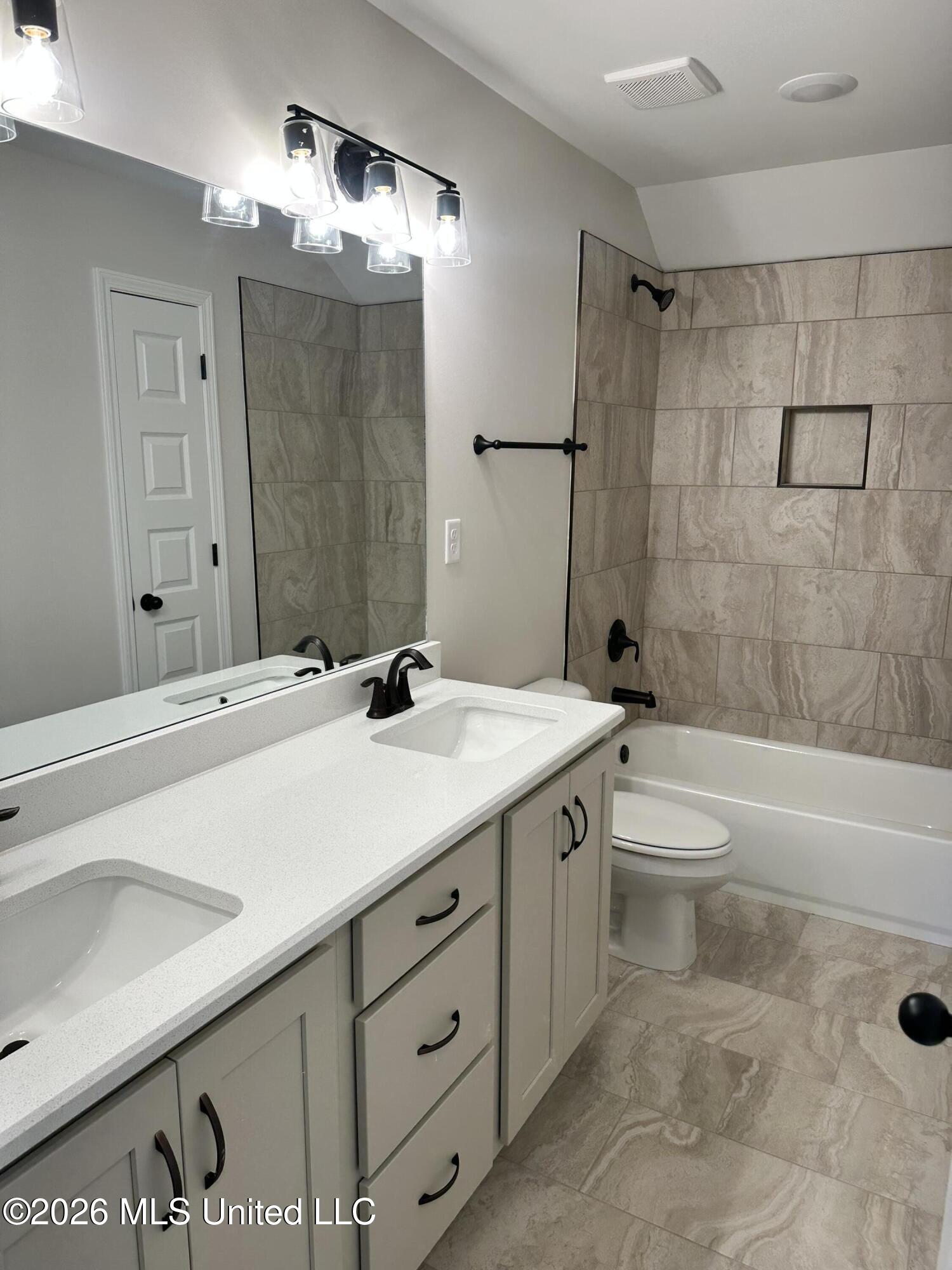 888 Hazelwood Drive Property Photo 27