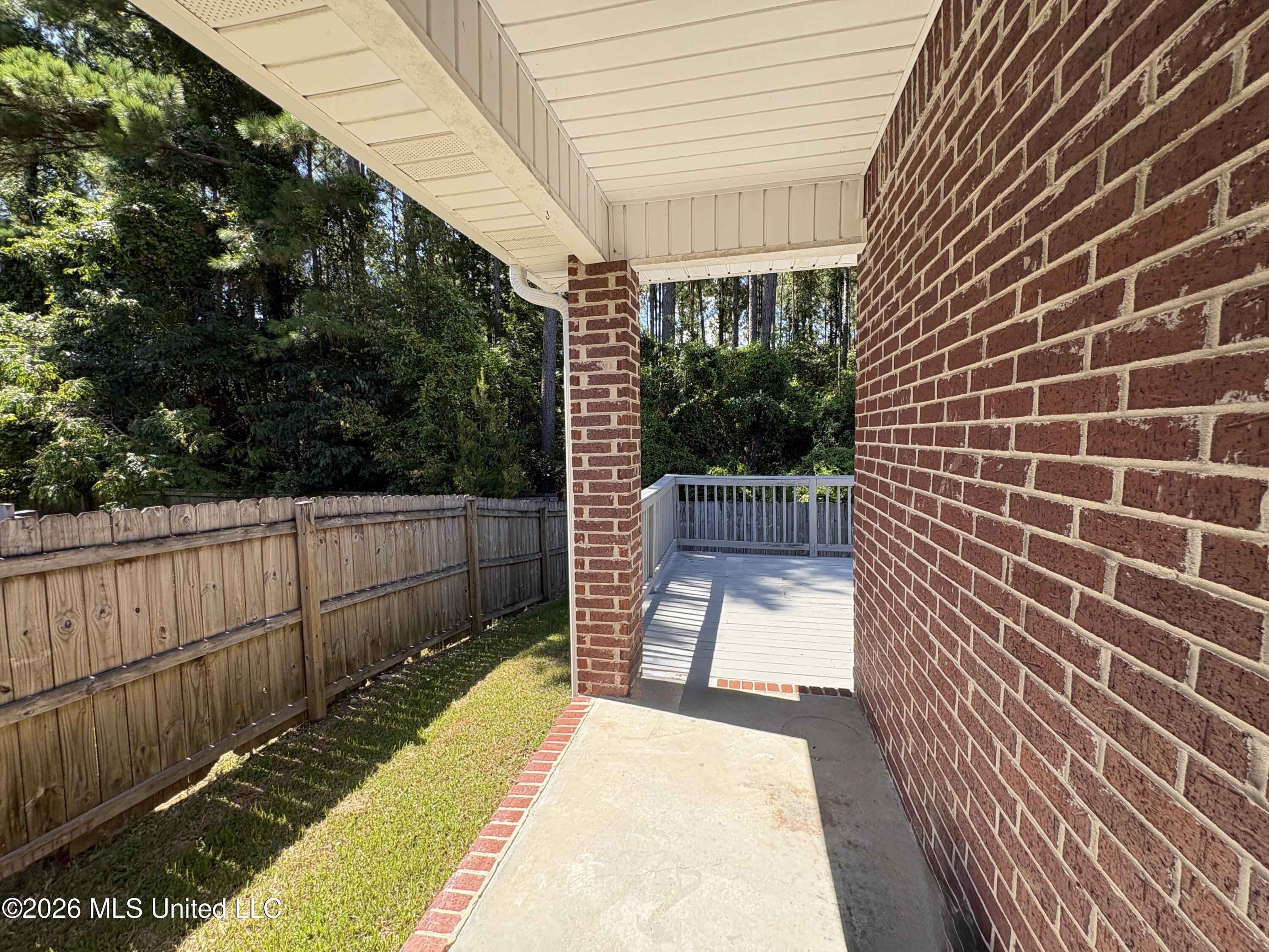 17063 Palm Ridge Drive Property Photo 9