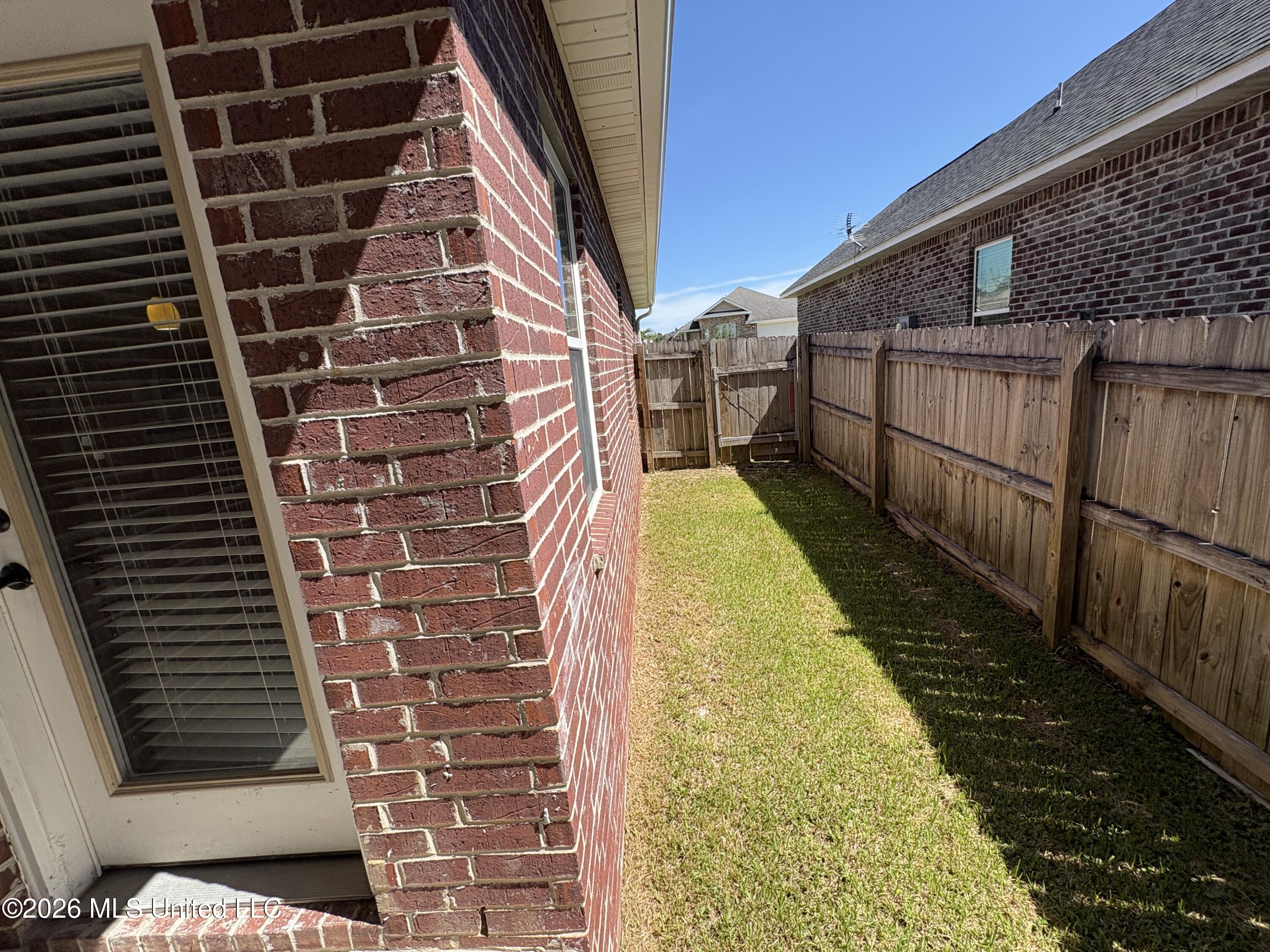 17063 Palm Ridge Drive Property Photo 12