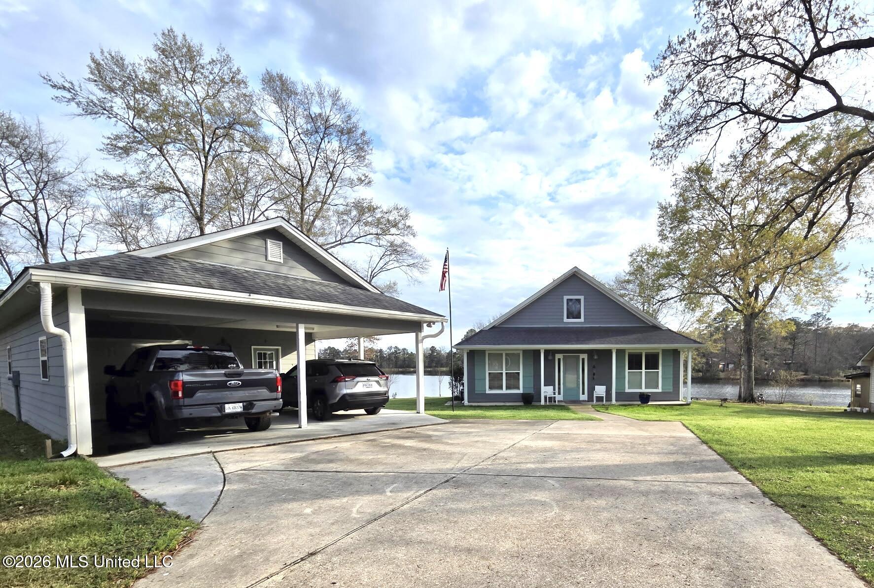 33 Scenic Point Property Photo 2