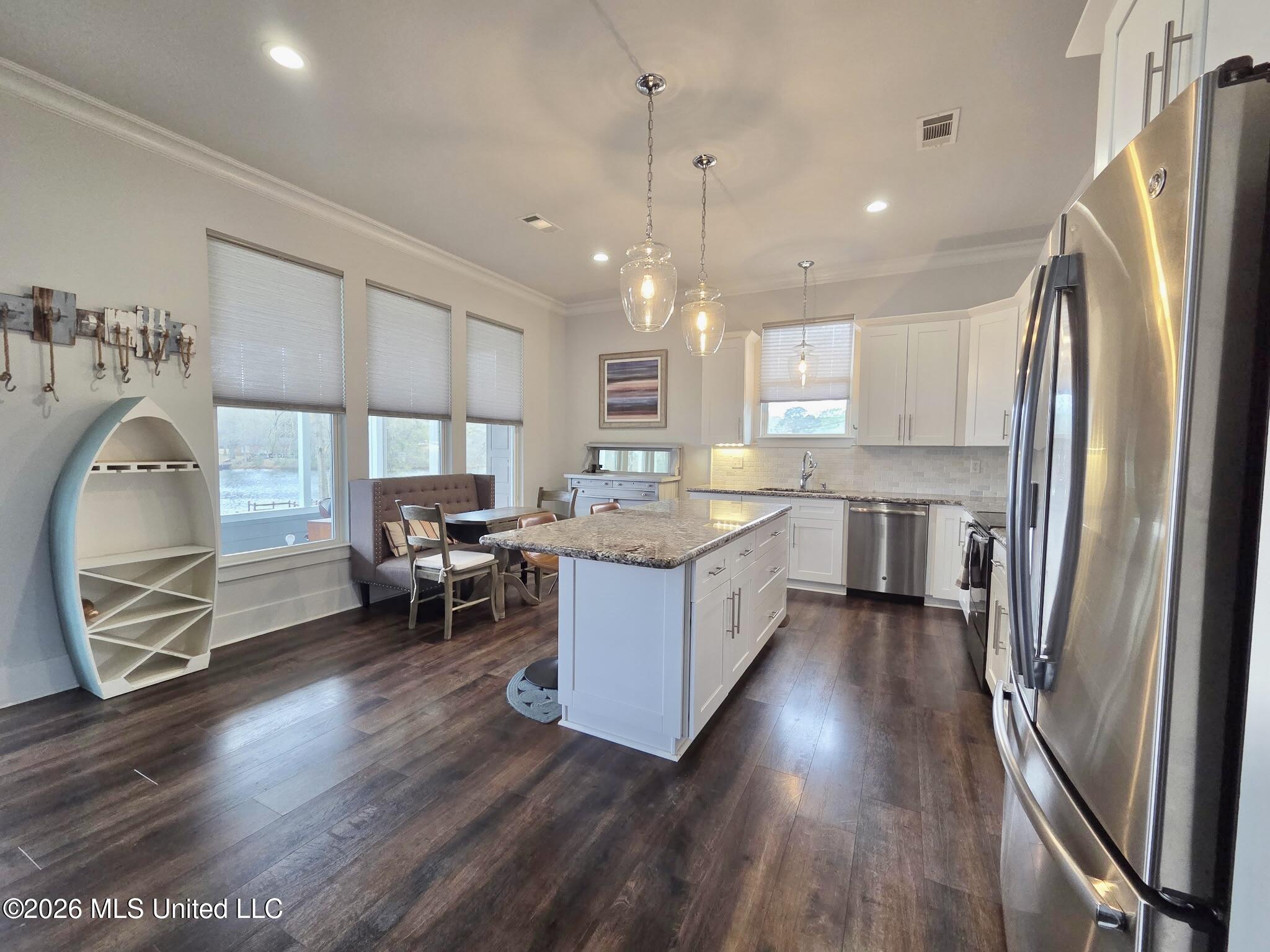 33 Scenic Point Property Photo 19