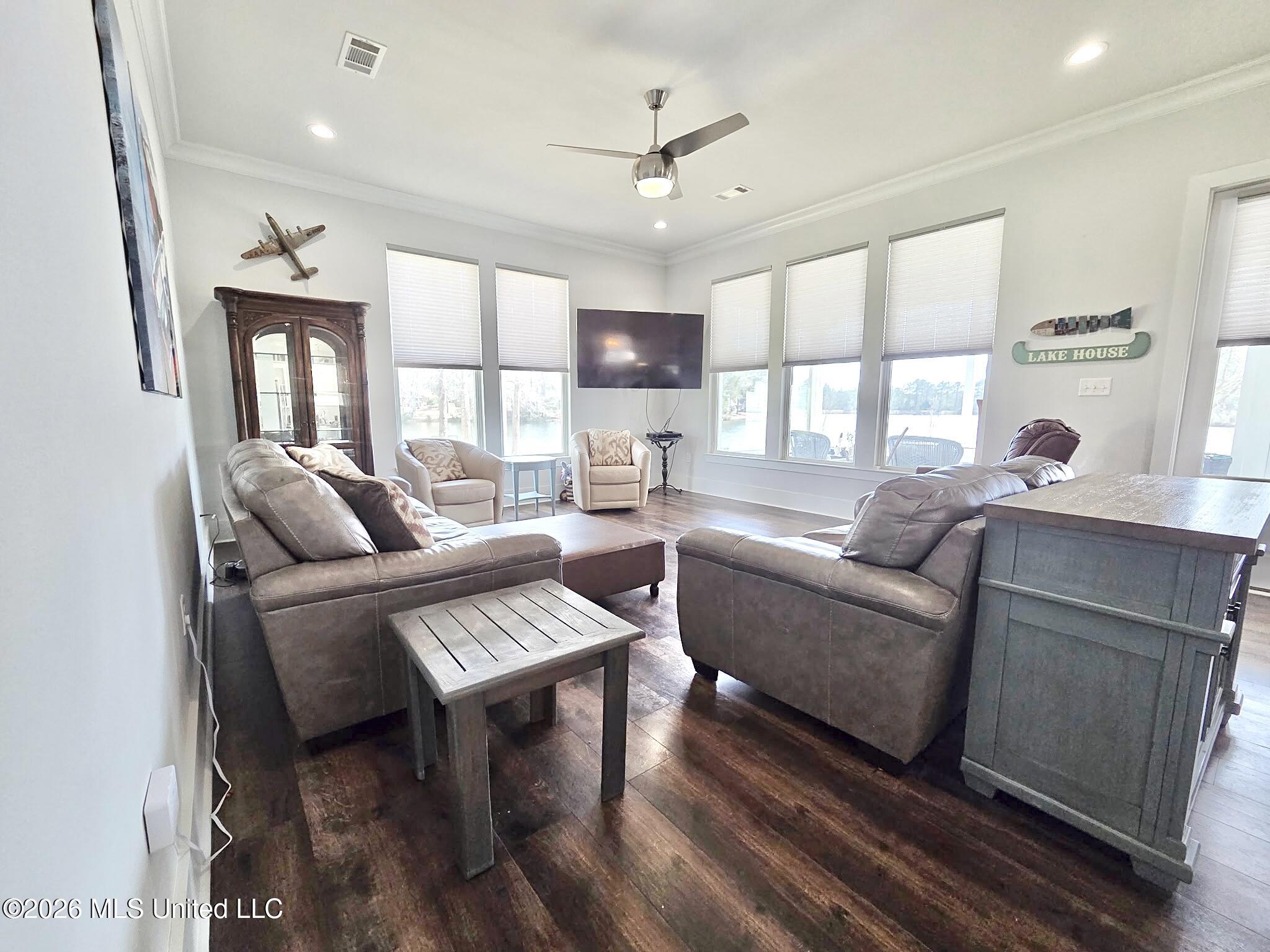 33 Scenic Point Property Photo 22