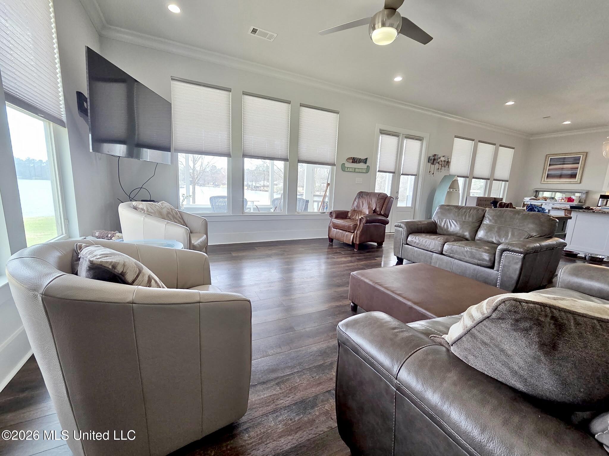 33 Scenic Point Property Photo 23