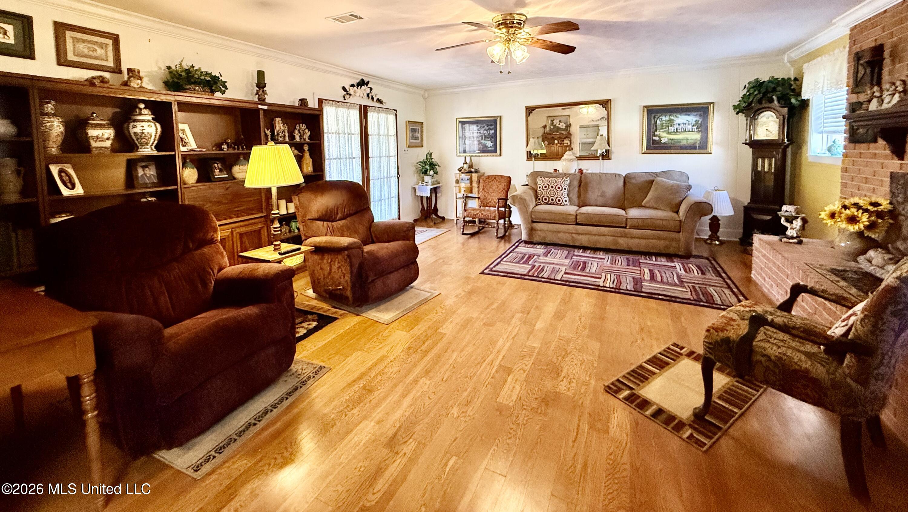 2155 Sherwood Place Property Photo 4