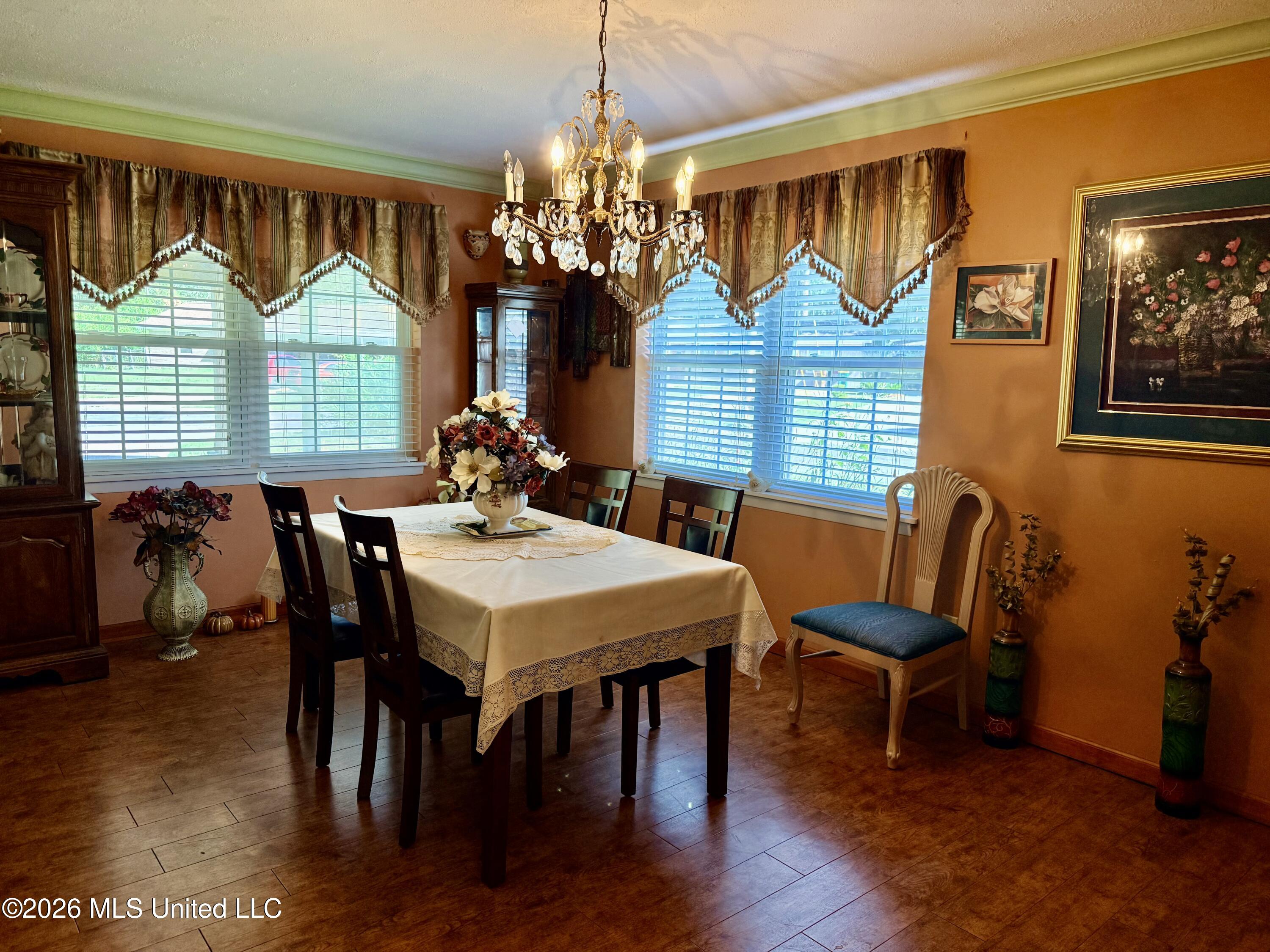 2155 Sherwood Place Property Photo 6