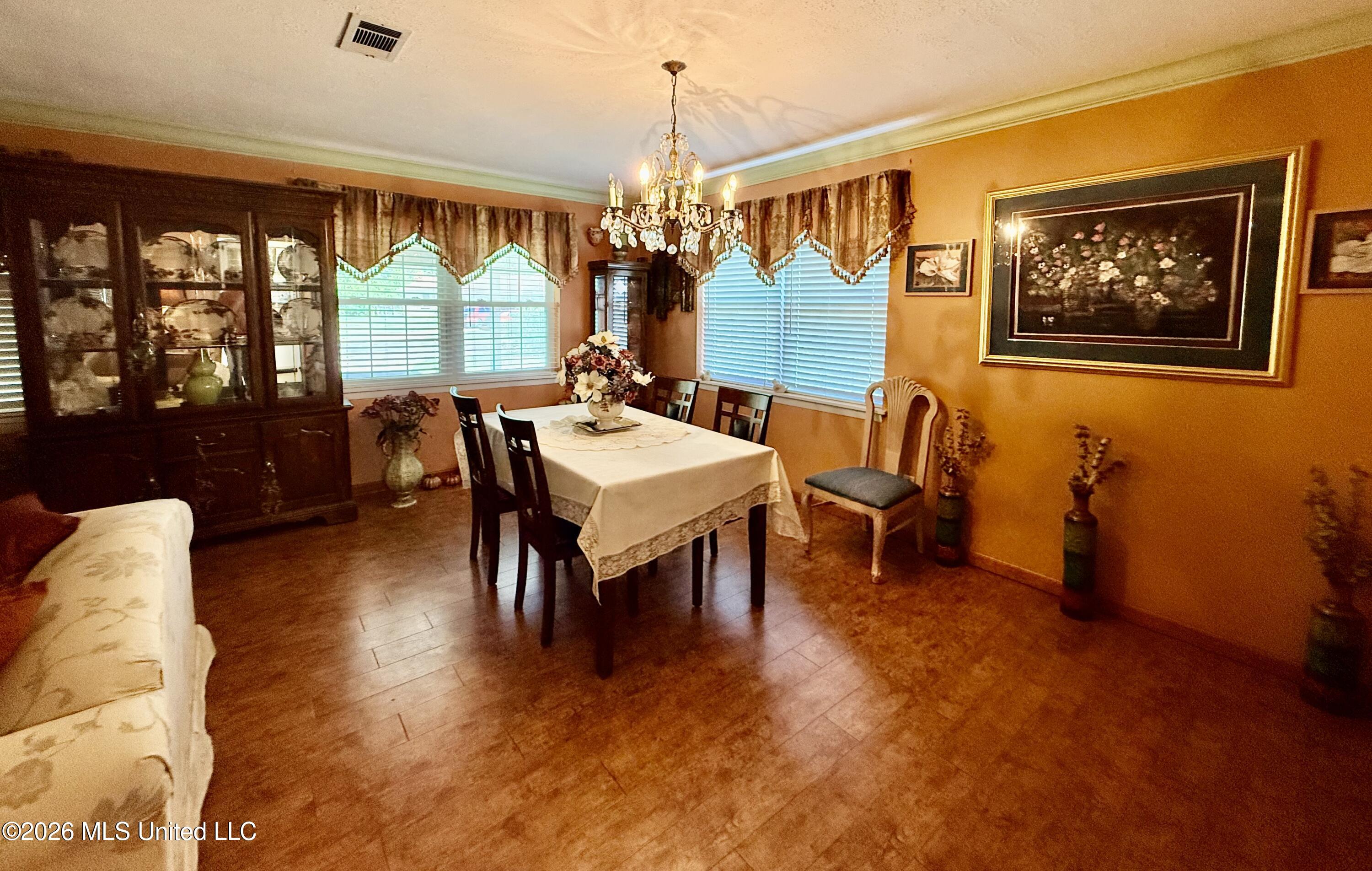 2155 Sherwood Place Property Photo 7