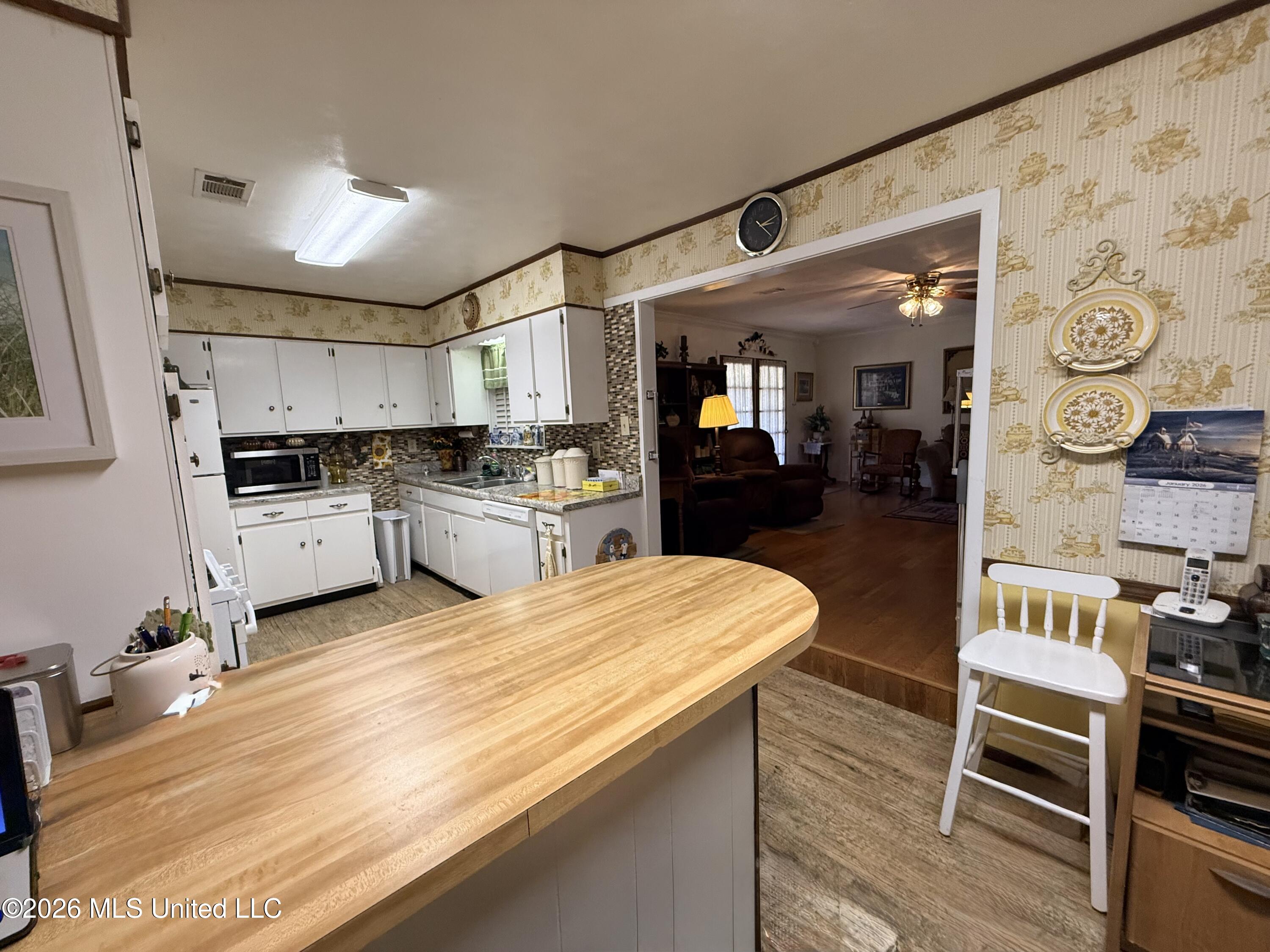 2155 Sherwood Place Property Photo 12