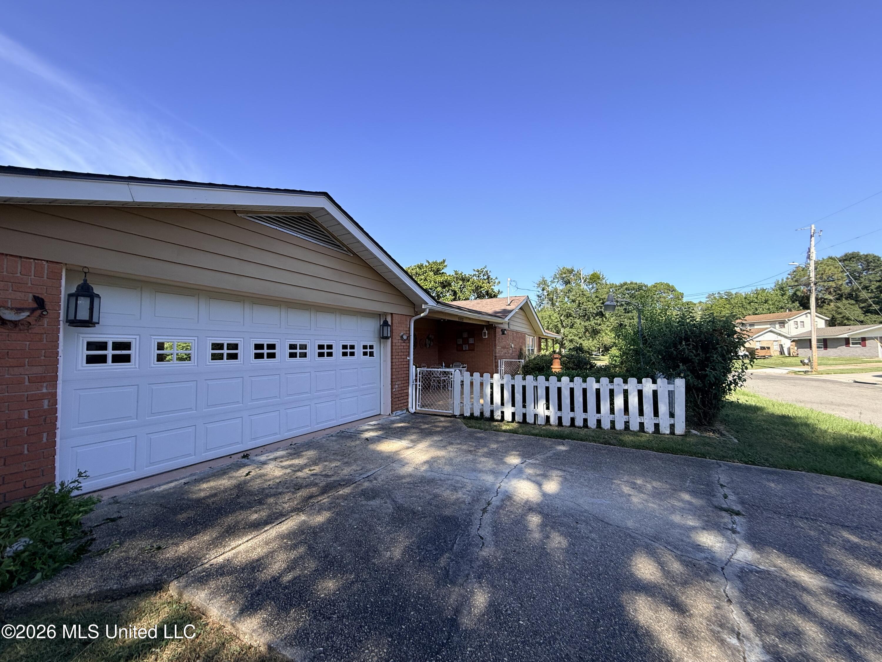2155 Sherwood Place Property Photo 22