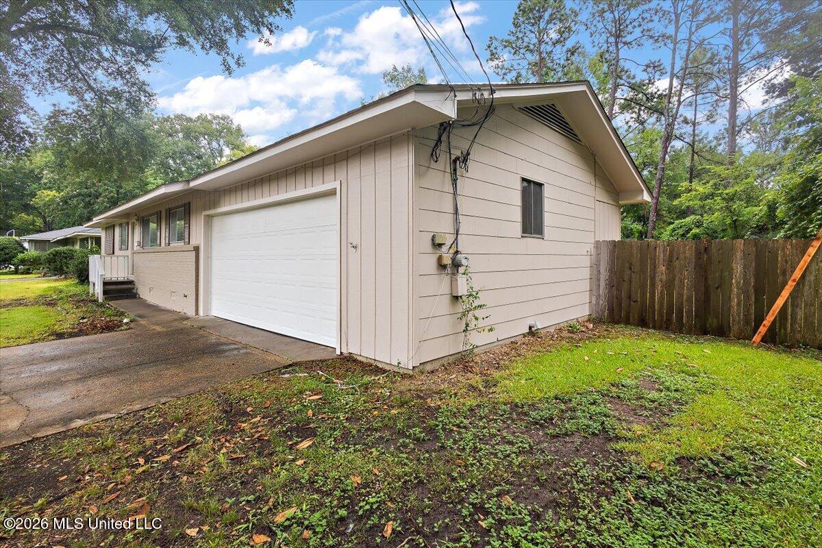 1431 Sheffield Drive Property Photo 2