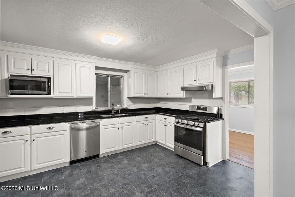 1431 Sheffield Drive Property Photo 14