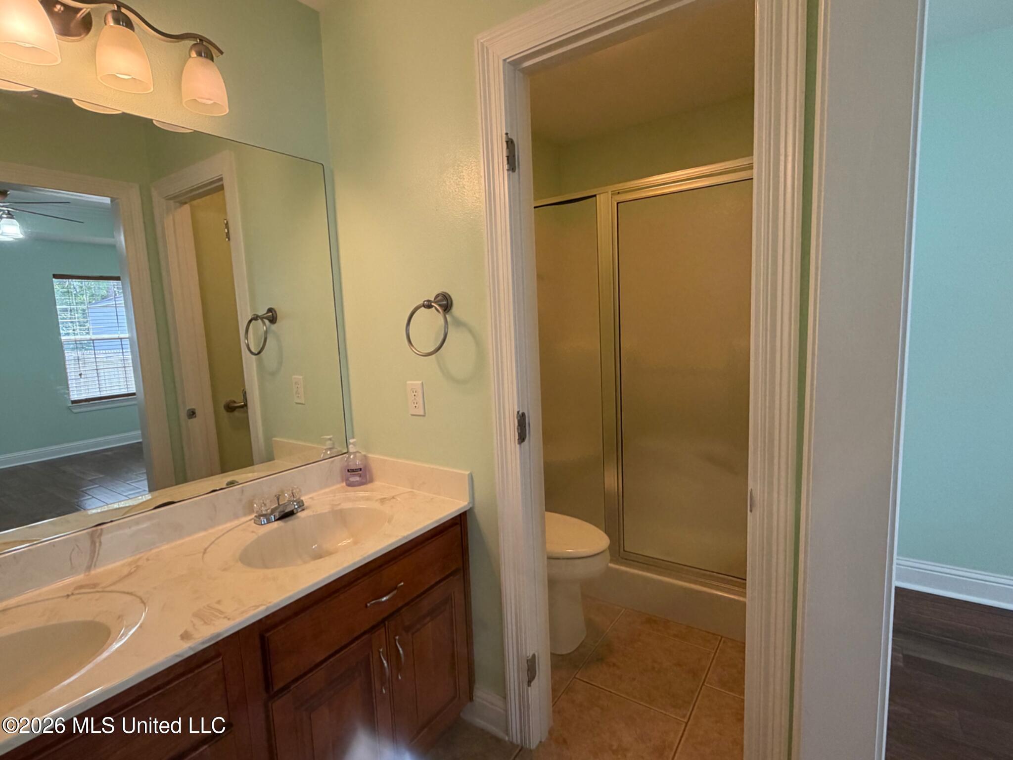 200 Teddy Lane Property Photo 5
