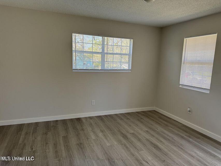 2306 Lewis Avenue Property Photo 5