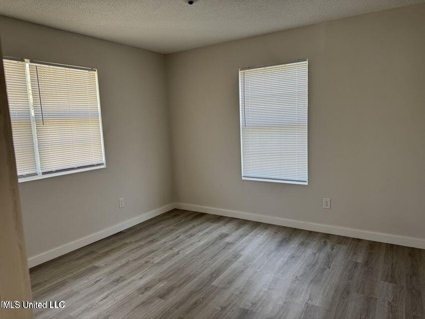 2306 Lewis Avenue Property Photo 6