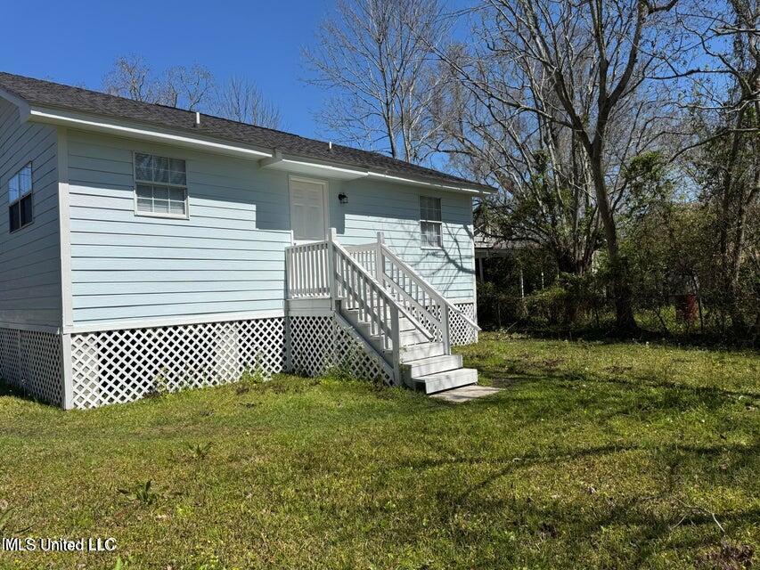 2306 Lewis Avenue Property Photo 8