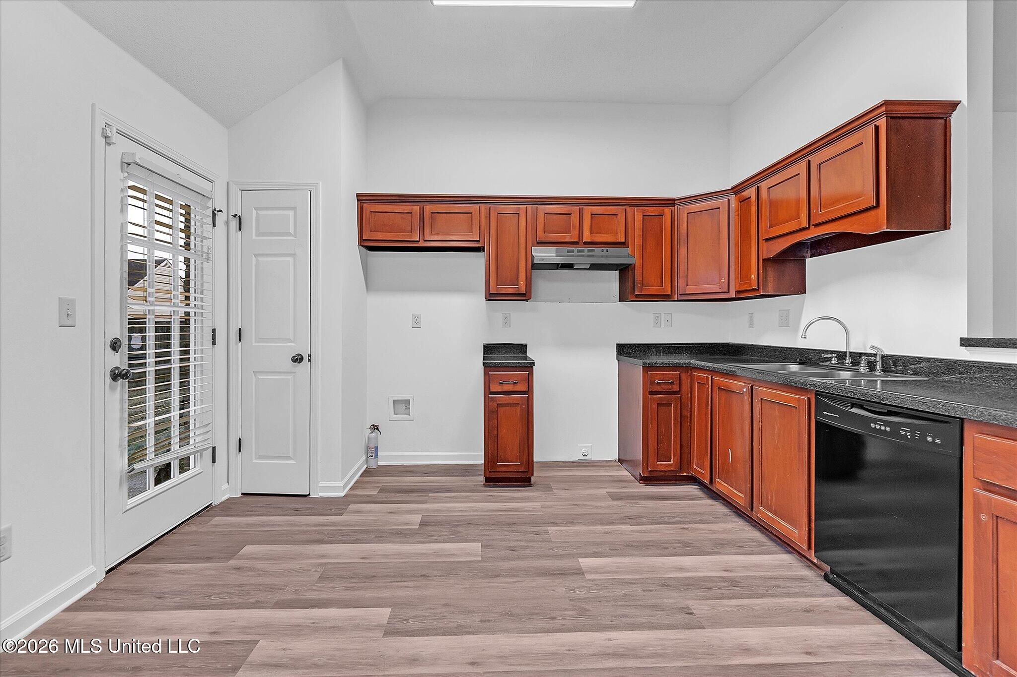 8378 Evening Sun Cove Property Photo 5