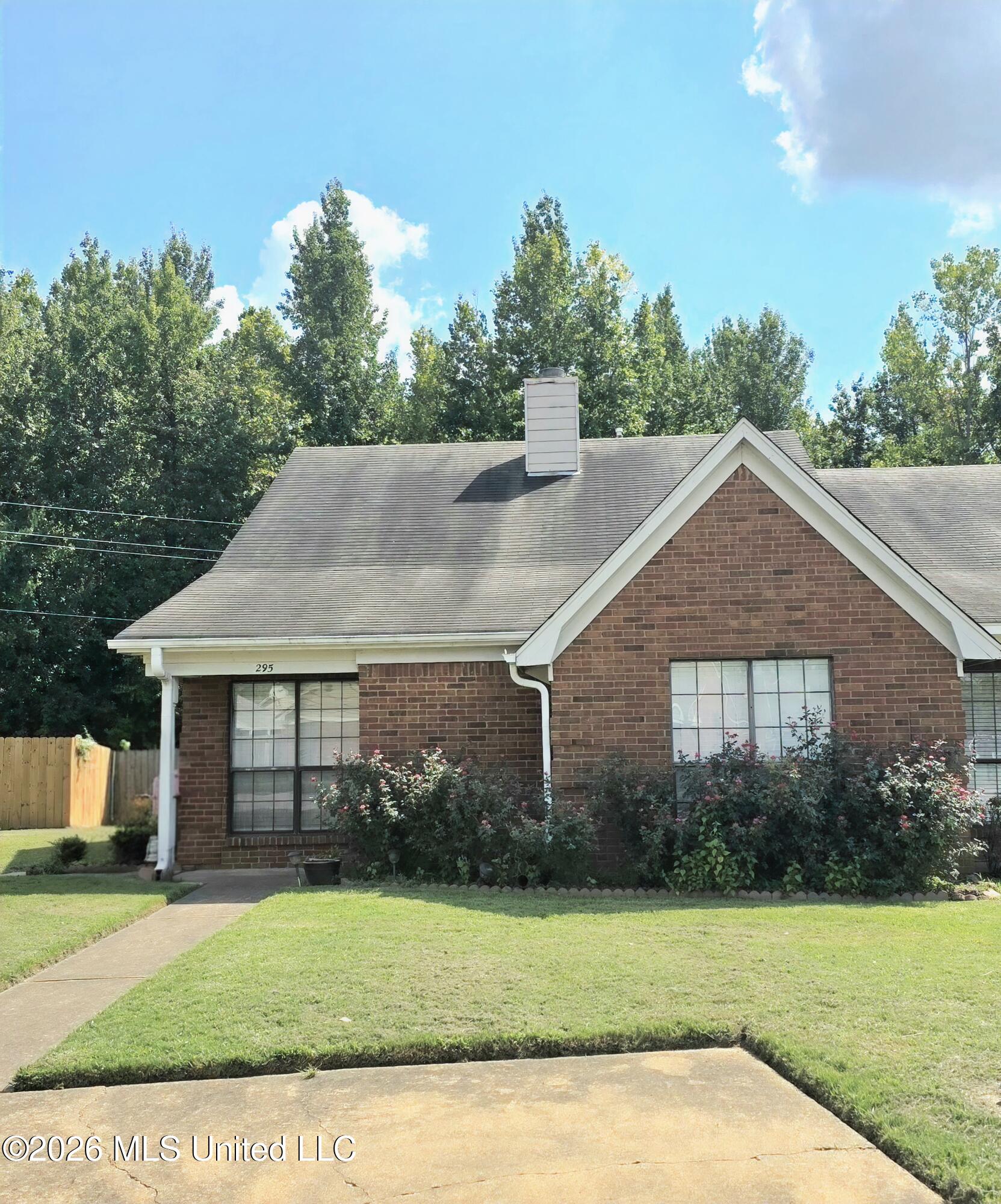 295 S Garden Walk Property Photo 1