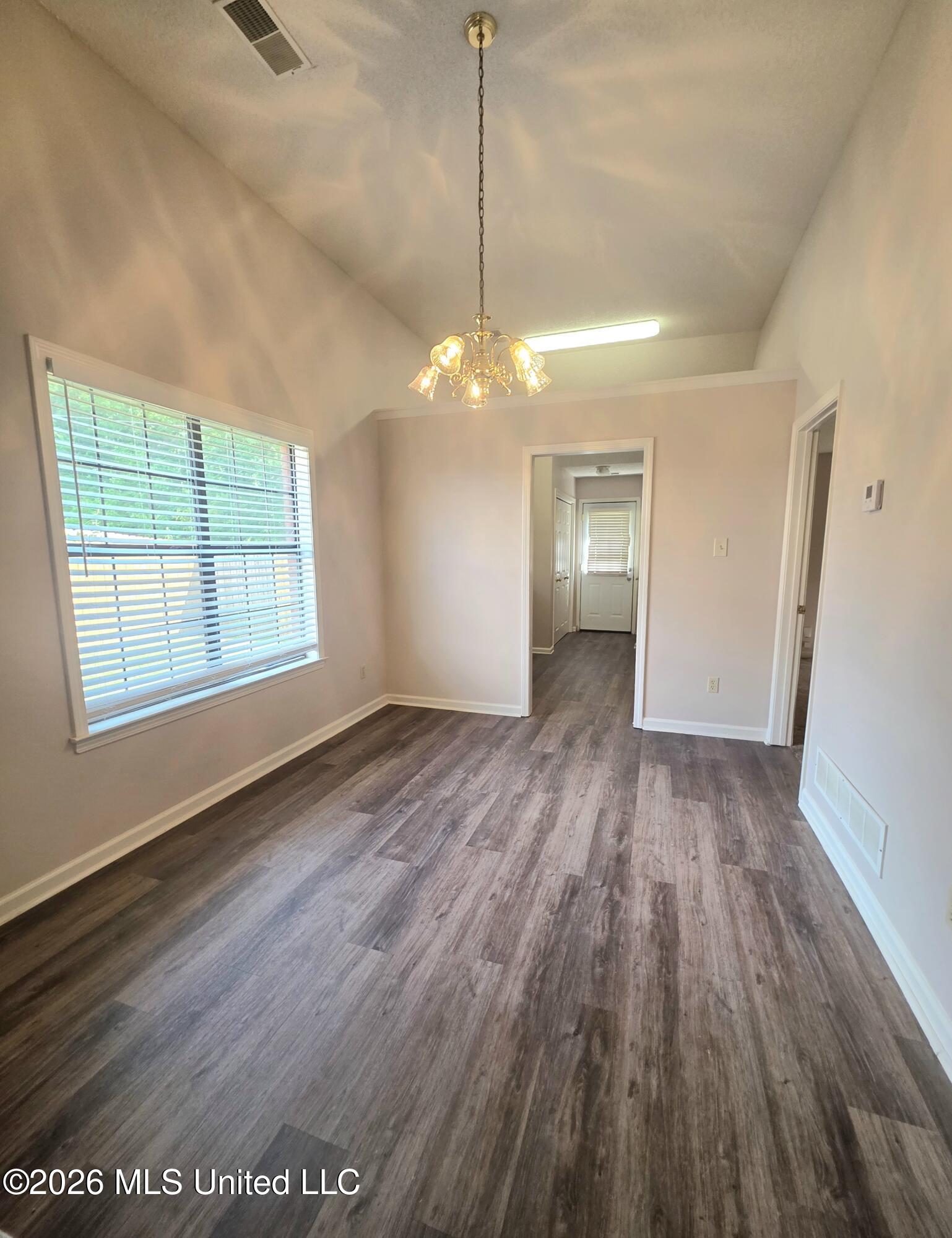 295 S Garden Walk Property Photo 4