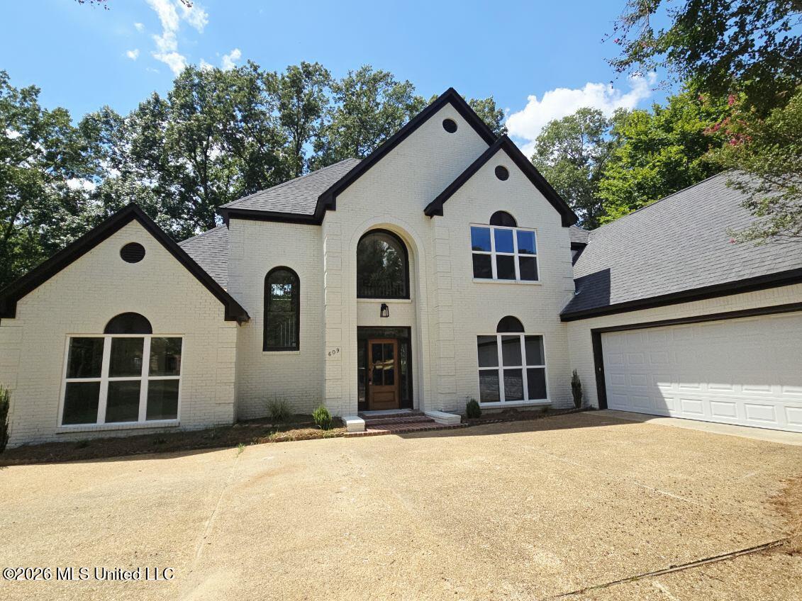 609 Kinsington Court Property Photo 4