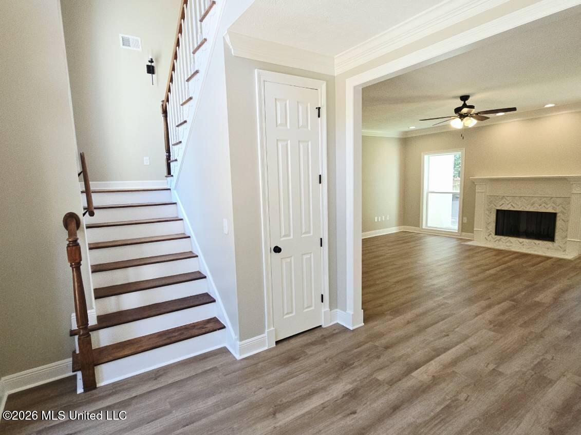 609 Kinsington Court Property Photo 6