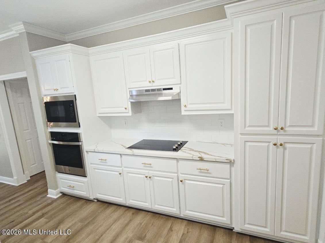 609 Kinsington Court Property Photo 13