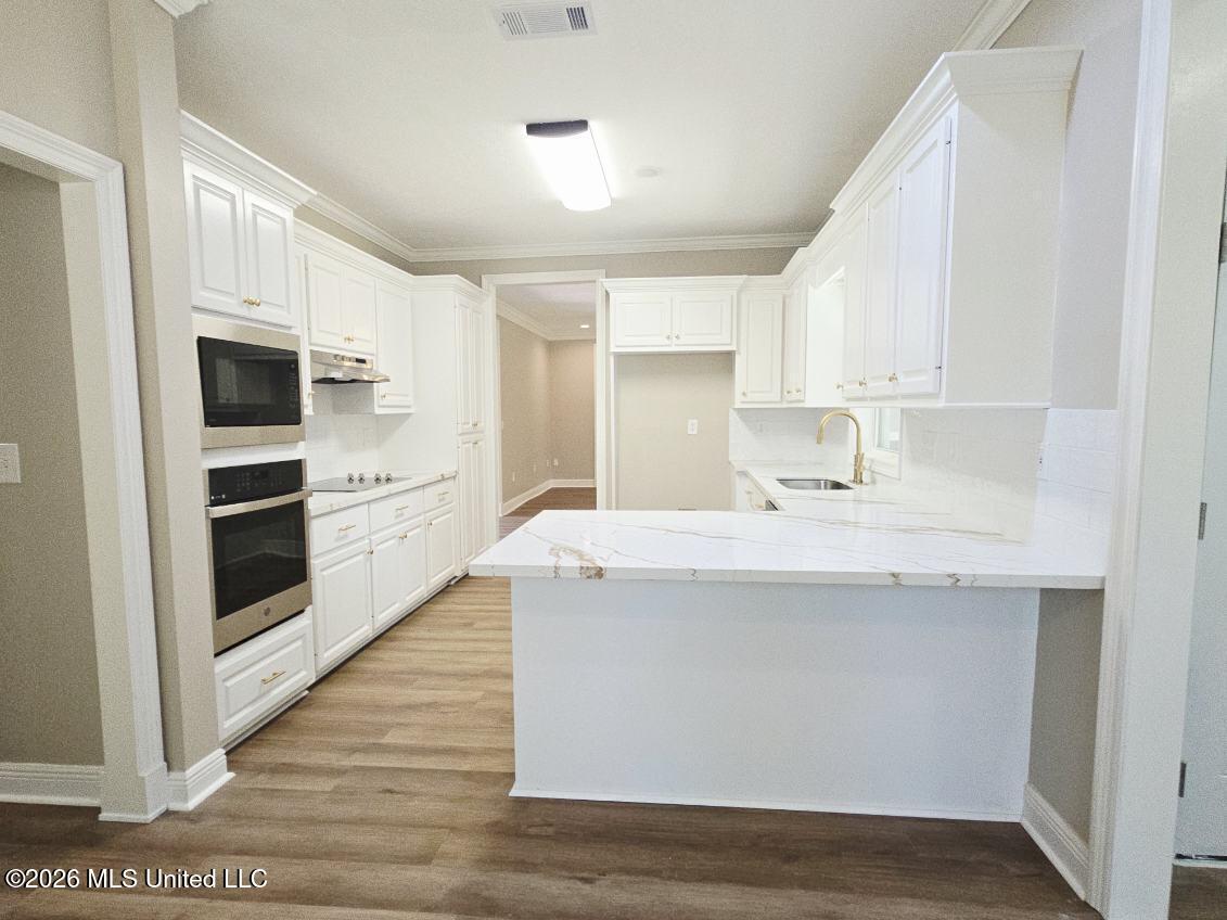 609 Kinsington Court Property Photo 15