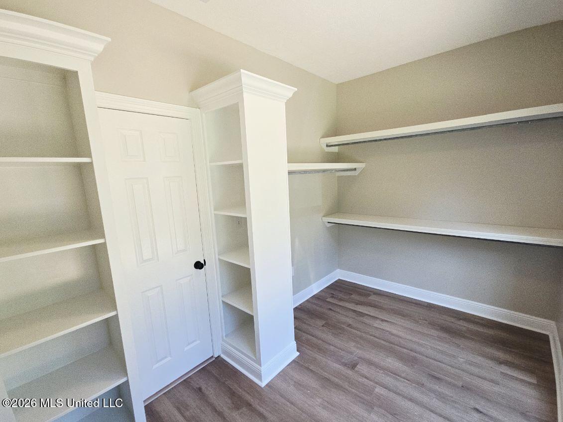 609 Kinsington Court Property Photo 23