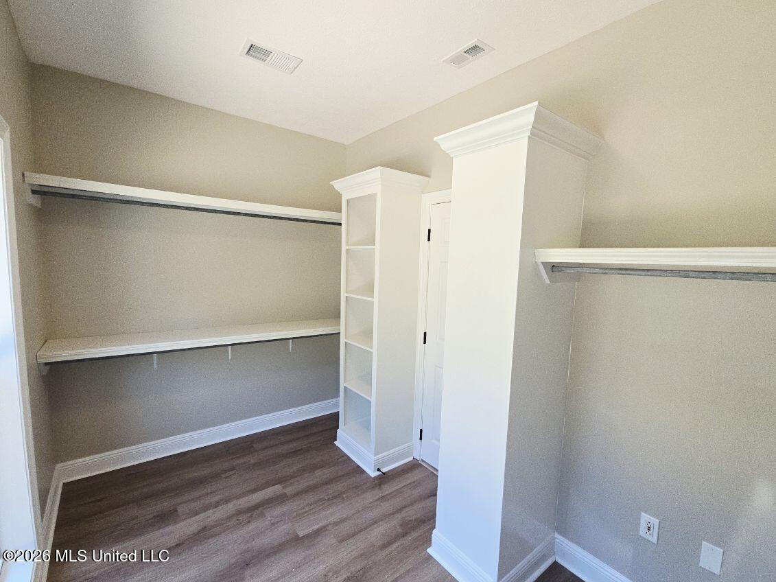 609 Kinsington Court Property Photo 24