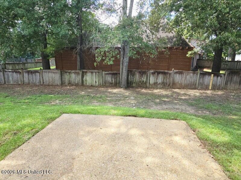 609 Kinsington Court Property Photo 38