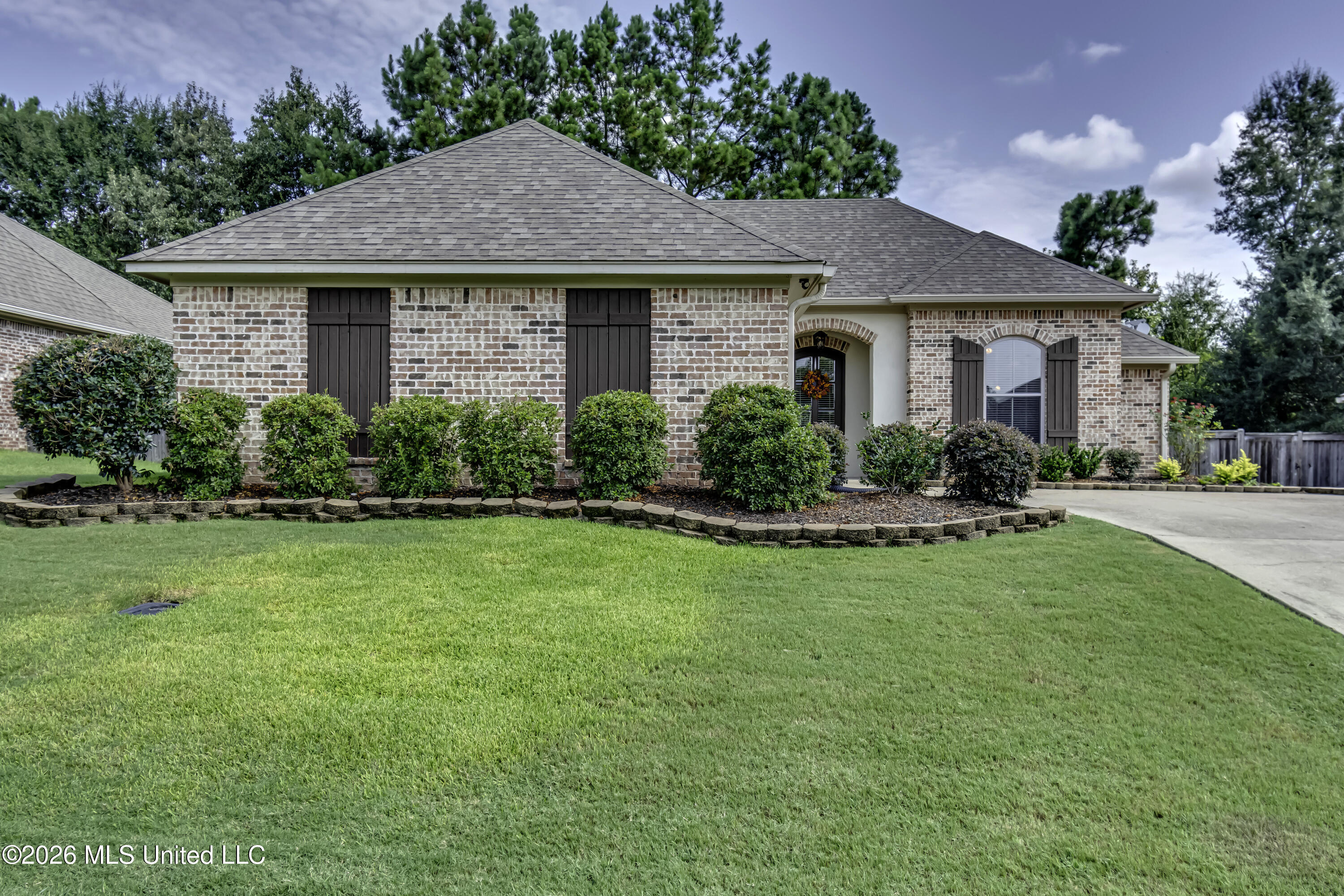 511 Willow Valley Circle Property Photo 1