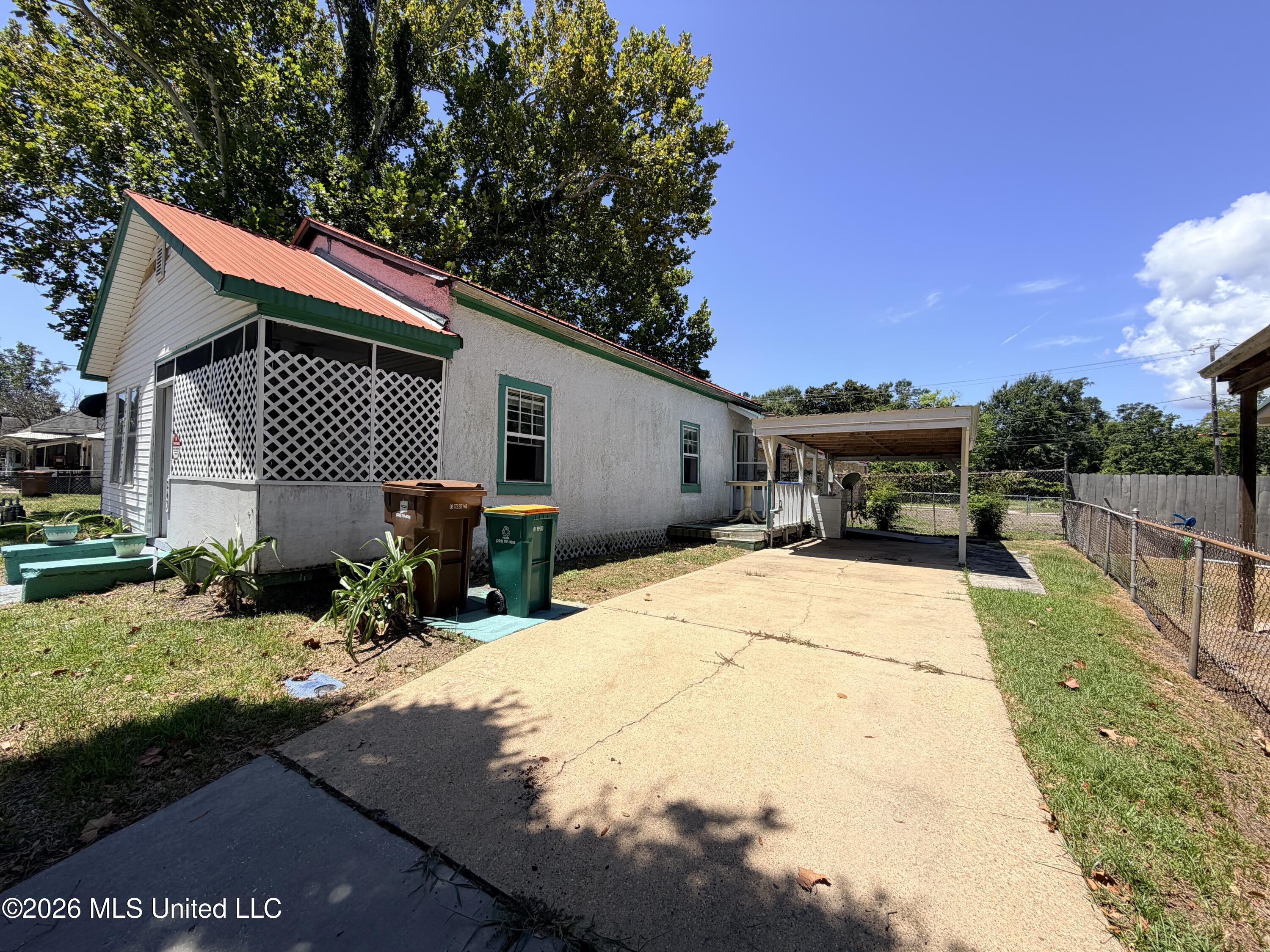 243 Elmer Street Property Photo 2