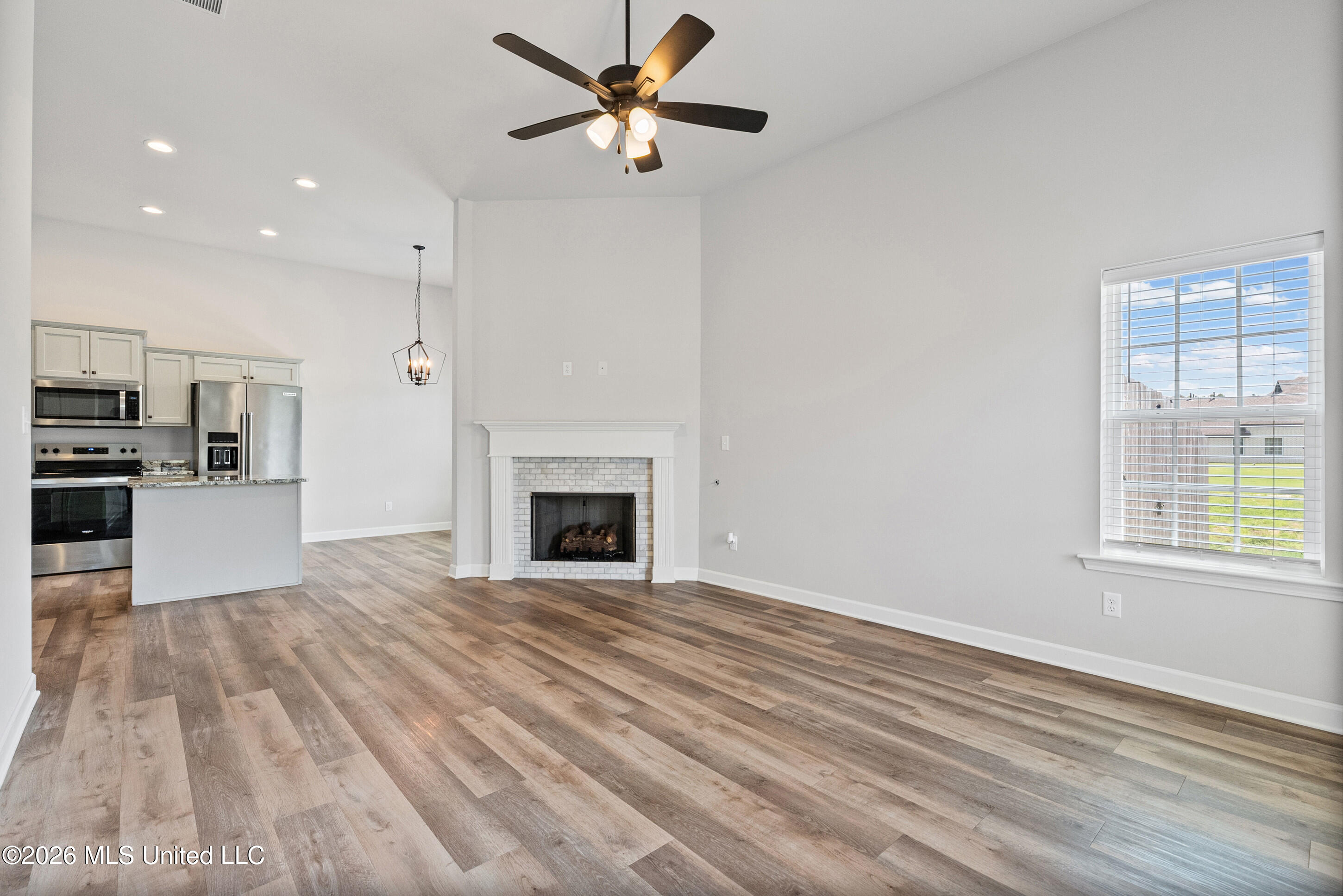 2570 Dela Drive Property Photo 2