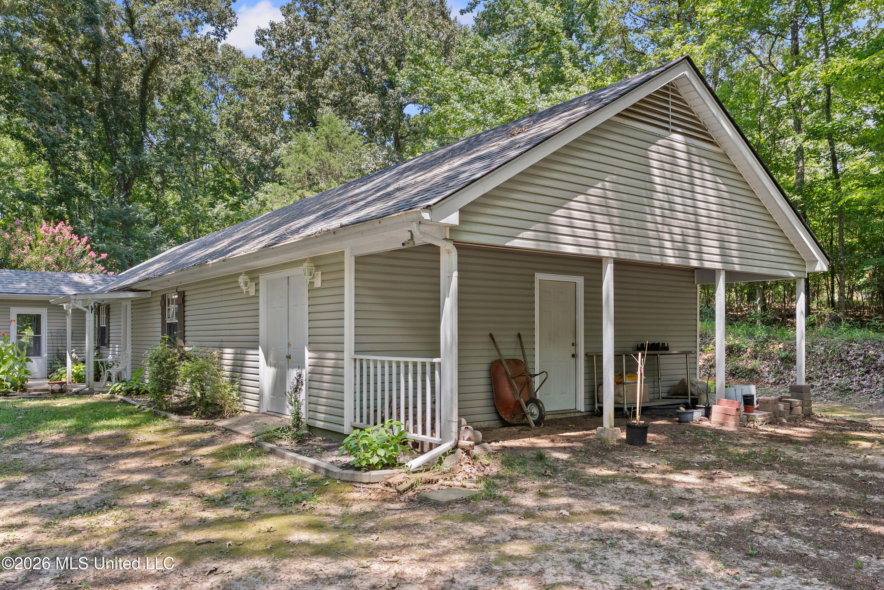 2500 Mays Road Property Photo 28