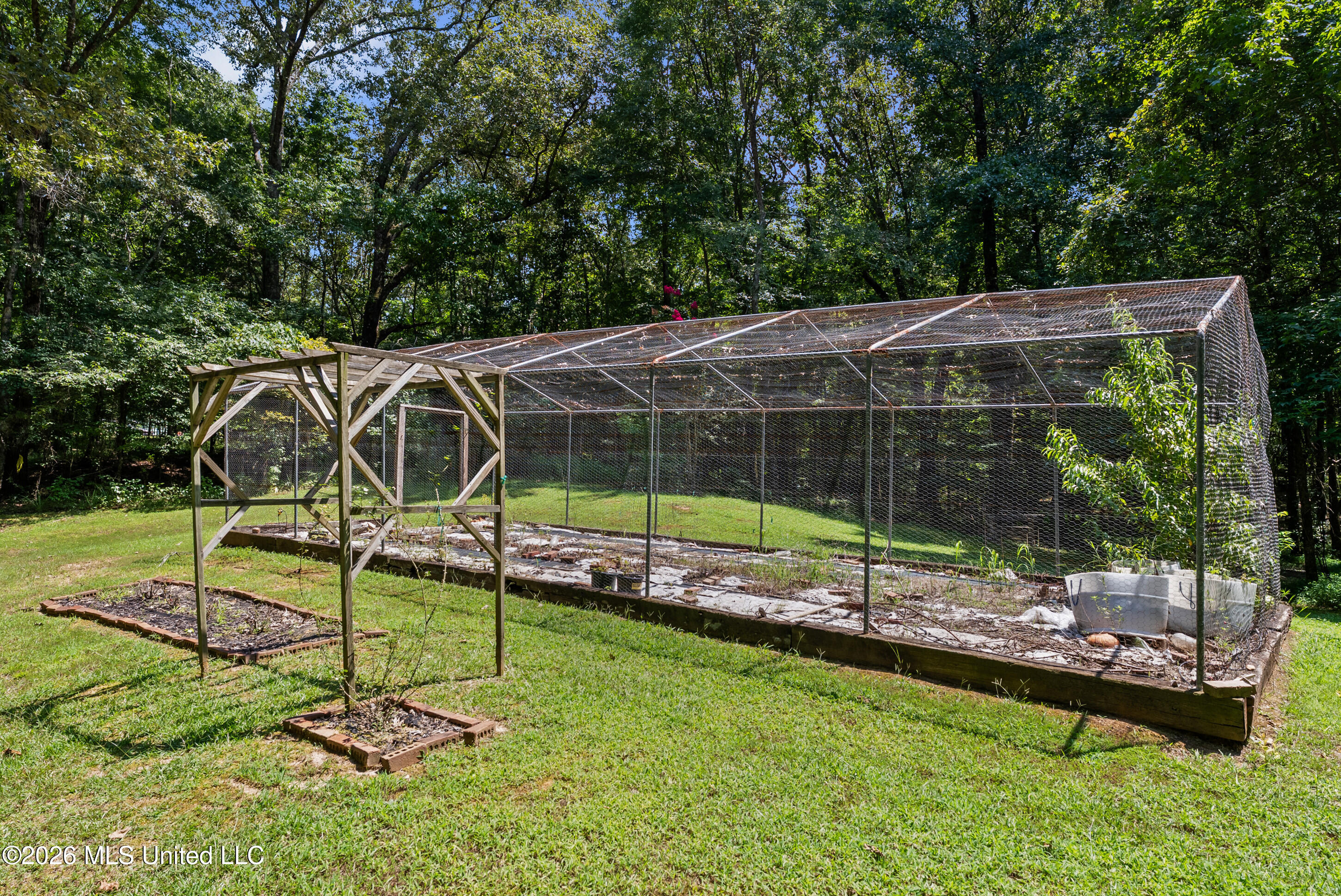 2500 Mays Road Property Photo 31