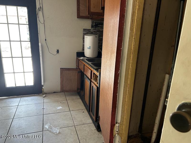 4118 Washington Drive Property Photo 4