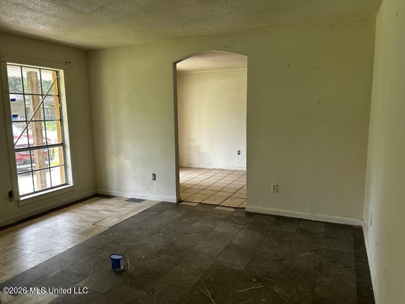 4118 Washington Drive Property Photo 6