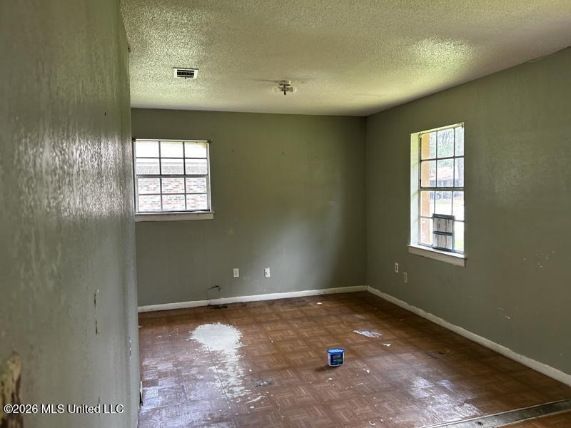 4118 Washington Drive Property Photo 7