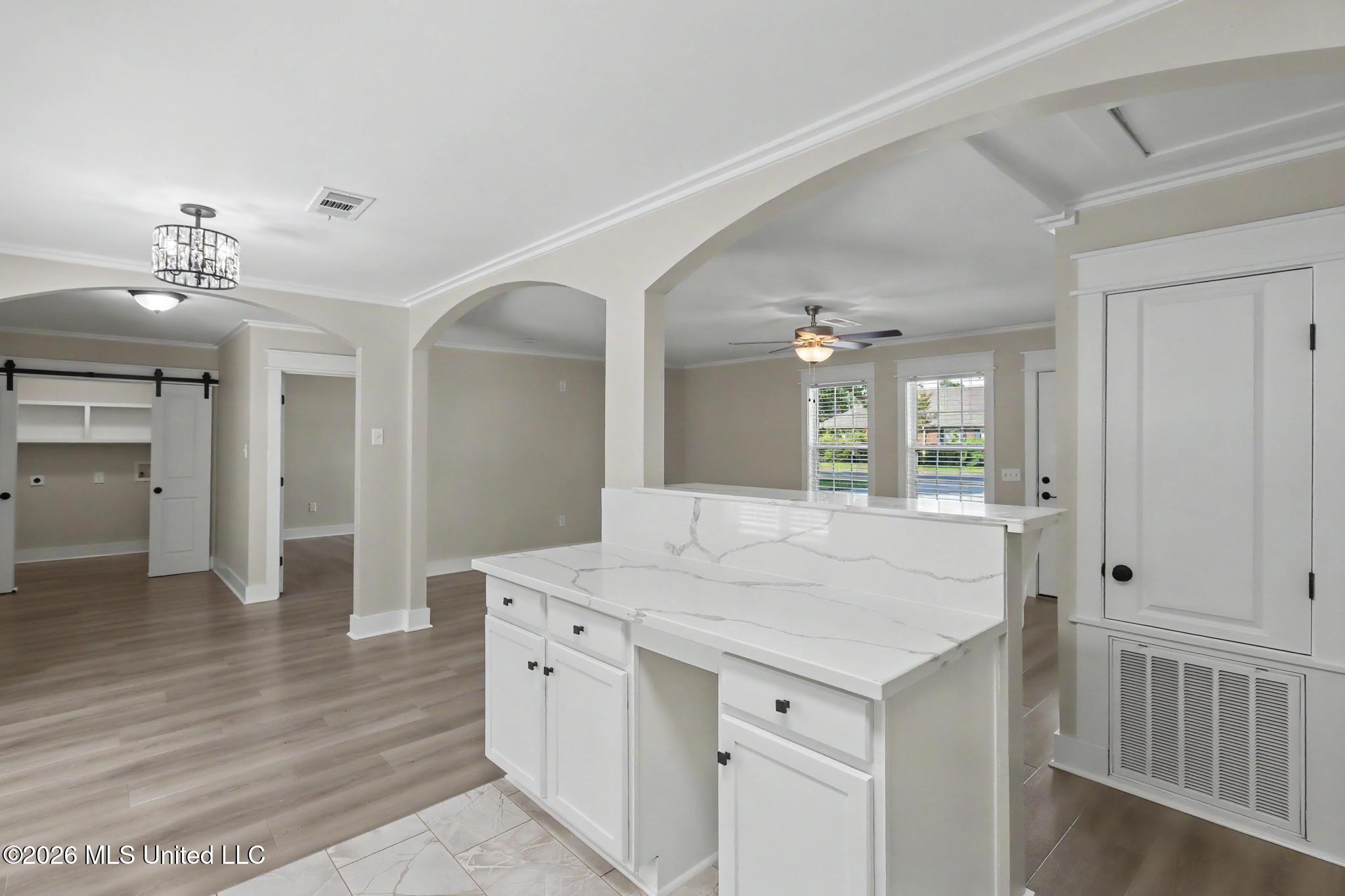 13963 Washington Avenue Property Photo 7