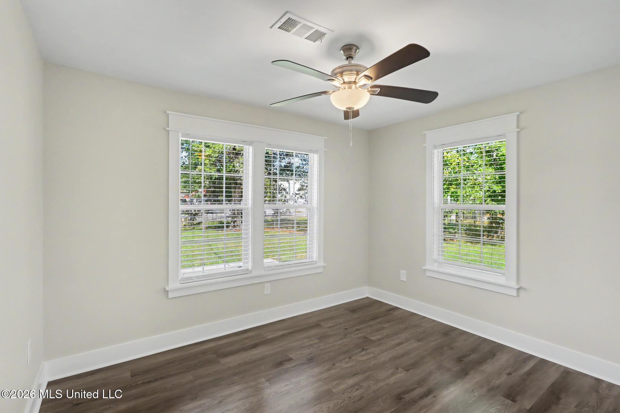 13963 Washington Avenue Property Photo 11