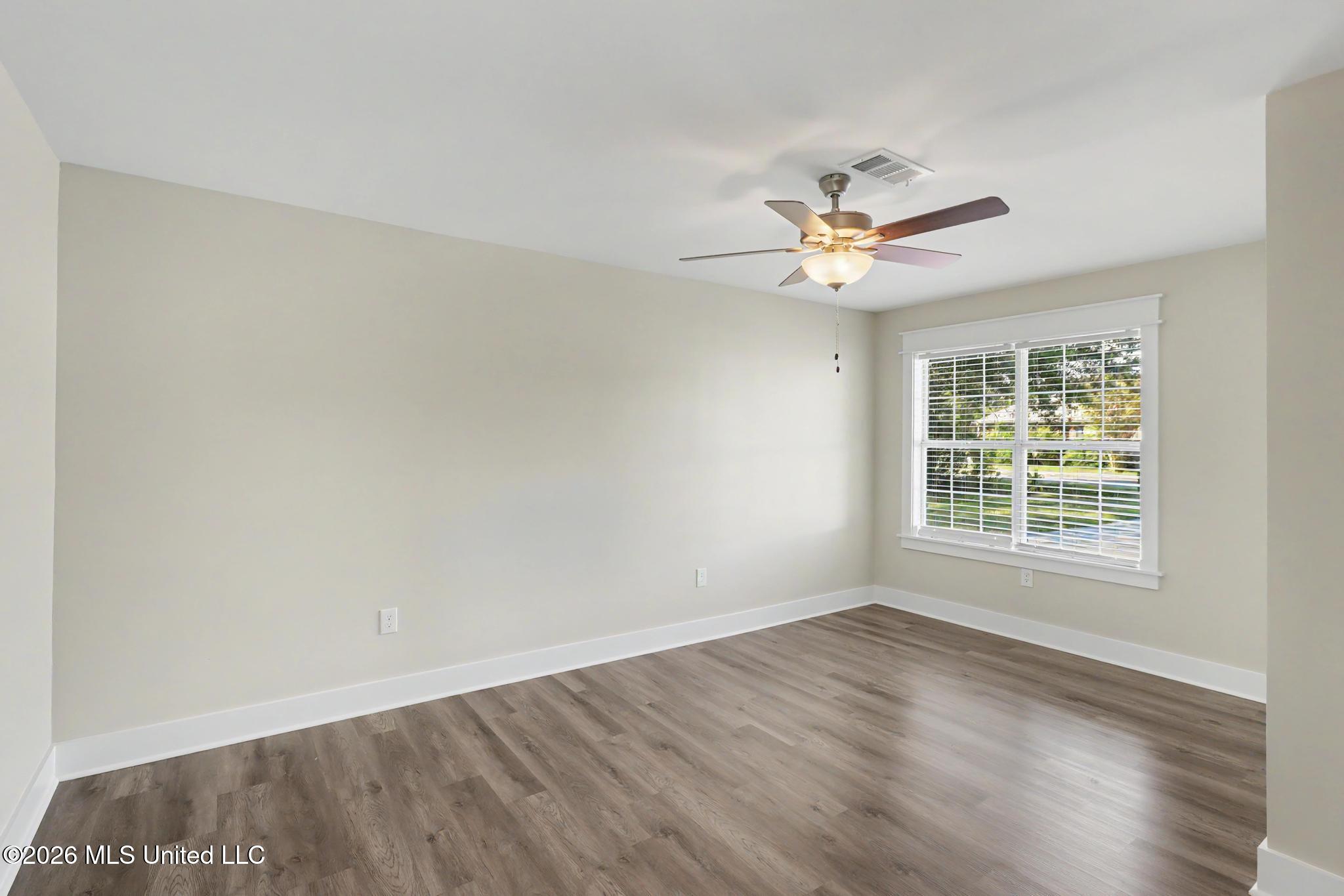 13963 Washington Avenue Property Photo 12