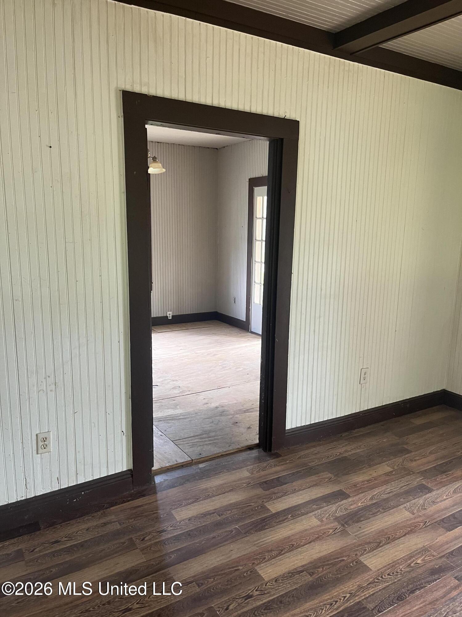 1127 Amar Street Property Photo 6
