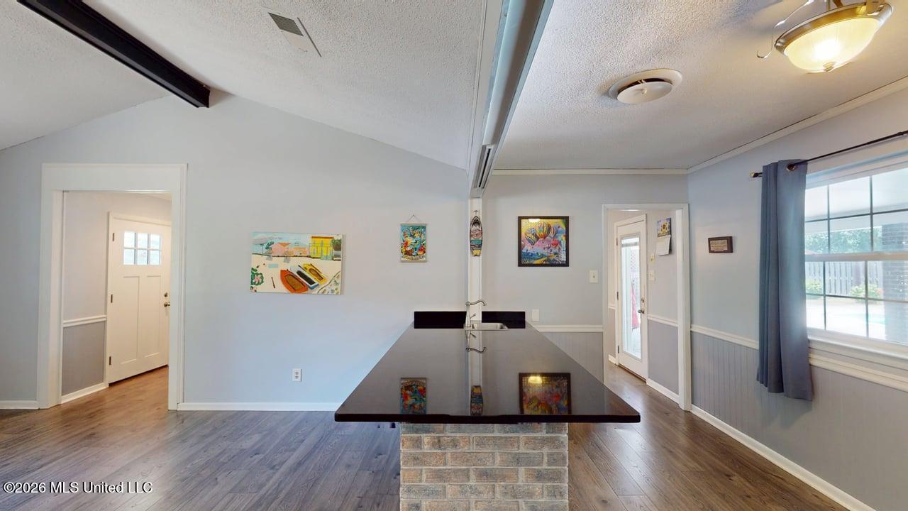 2210 Popp's Ferry Road Property Photo 5