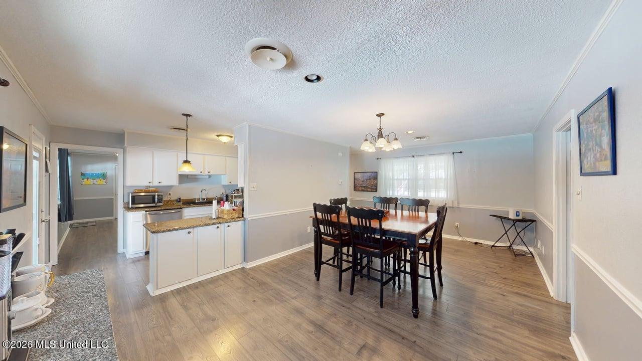 2210 Popp's Ferry Road Property Photo 9