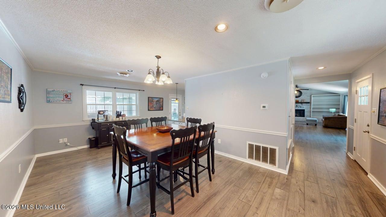 2210 Popp's Ferry Road Property Photo 10