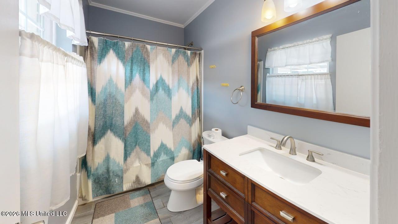 2210 Popp's Ferry Road Property Photo 14