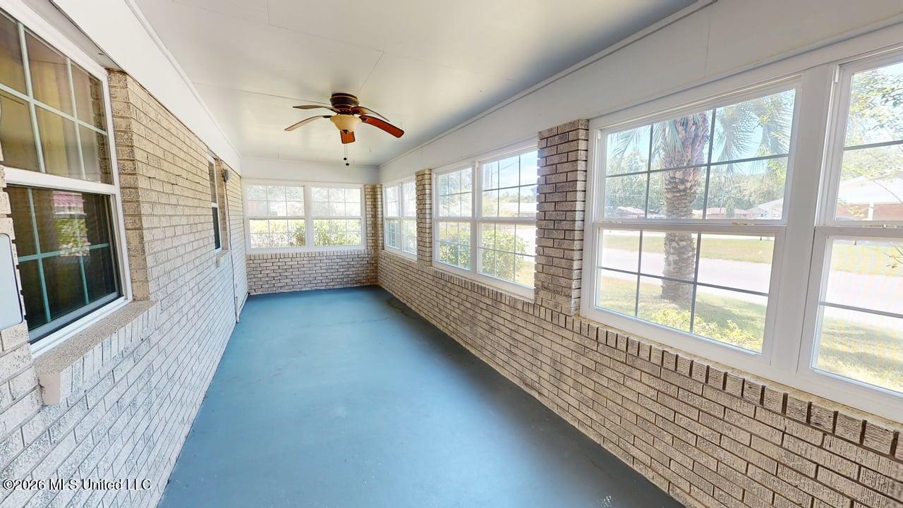 2210 Popp's Ferry Road Property Photo 20